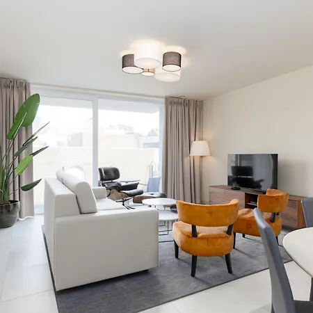 Leader - Casselbergh Residences דה האן